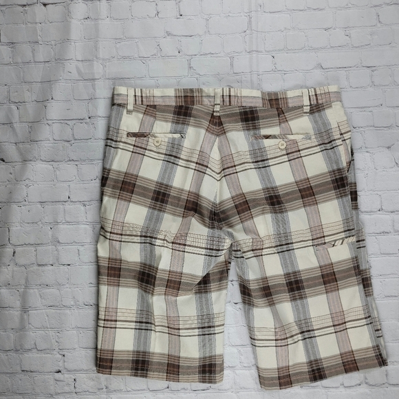BUZZ 83 Men's‎ Plaid Bermuda Shorts - Picture 3 of 9
